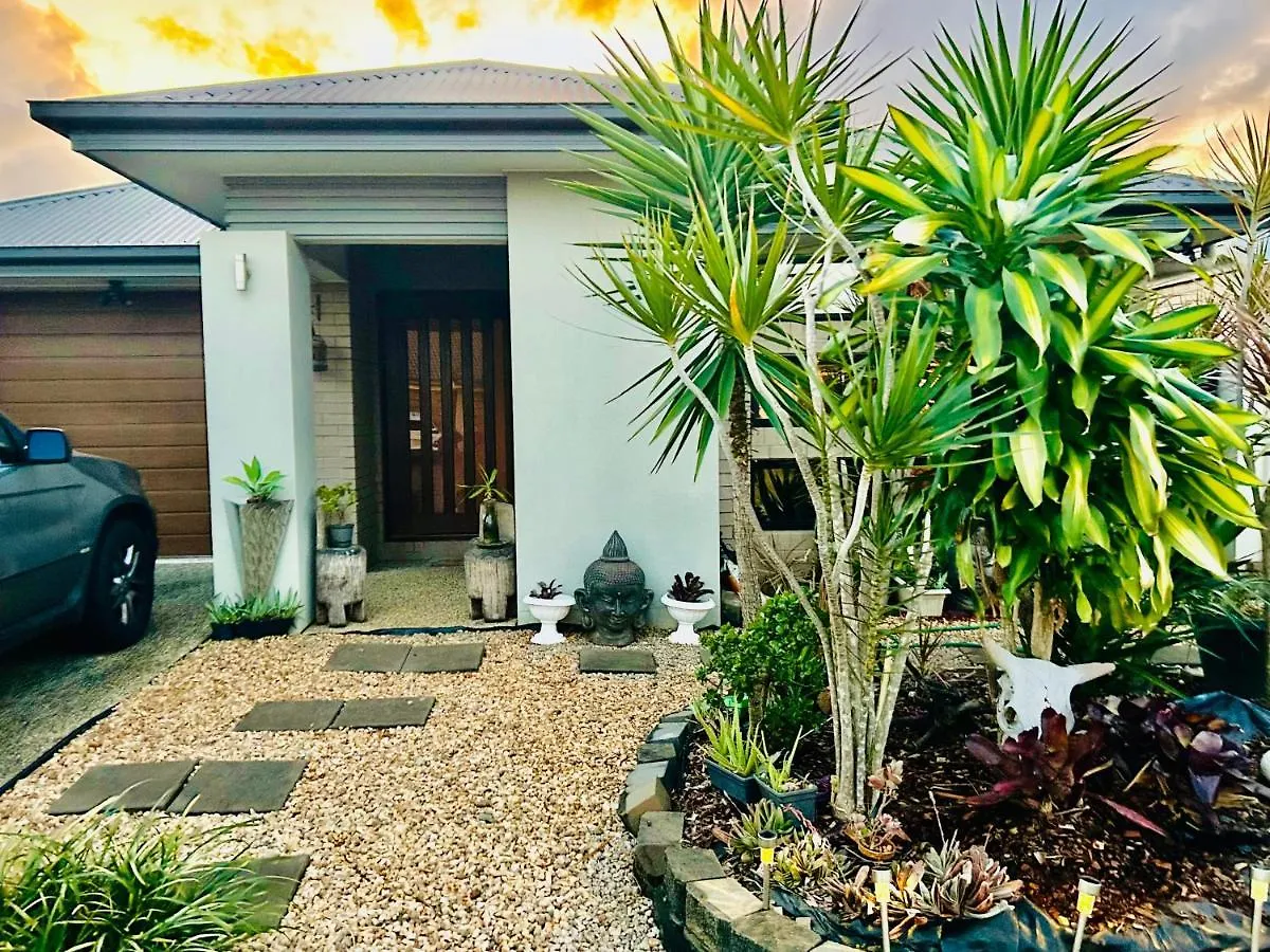 Manhattan B&B Guest Rooms North Lakes 0*,  Australien
